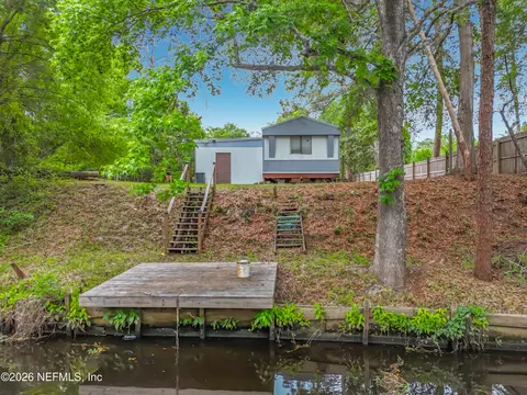 102 Waterway Dr, Satsuma, FL 32189