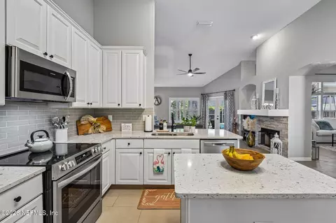 Kitchen - 1908 Fox Glove Ln, Fleming Island, FL 32003 photo 5 of 5