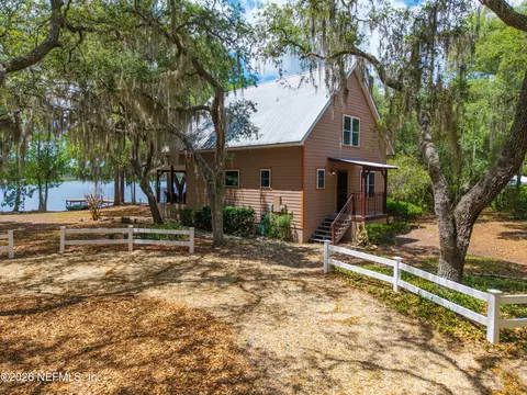 150 Indian Lakes Rd, Hawthorne, FL 32640