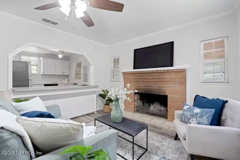 Living - 166 Hernando Dr, Florahome, FL 32140 photo 3 of 6