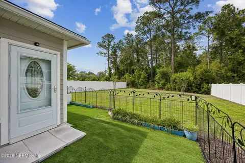 Exterior - 96017 Breezeway Ct, Yulee, FL 32097 photo 4 of 9