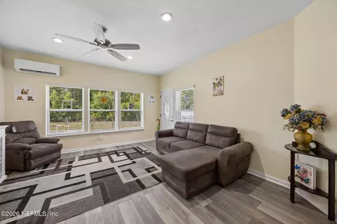 Living - 96017 Breezeway Ct, Yulee, FL 32097 photo 1 of 1