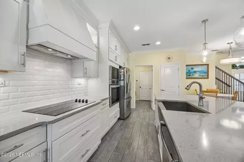 Kitchen - 96017 Breezeway Ct, Yulee, FL 32097 photo 4 of 5
