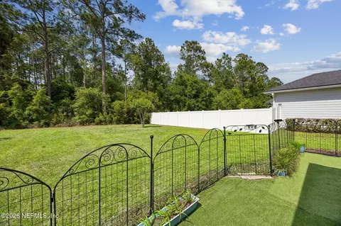 Exterior - 96017 Breezeway Ct, Yulee, FL 32097 photo 5 of 9