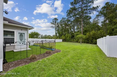 Exterior - 96017 Breezeway Ct, Yulee, FL 32097 photo 6 of 9