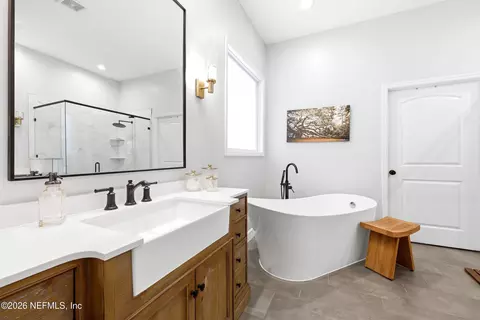 Bath - 125 Parkside Dr, Saint Augustine, FL 32095 photo 3 of 7
