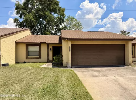 8667 Deermoss Way E, Jacksonville, FL 32217