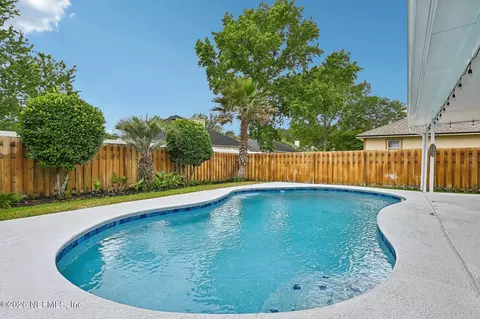 912 Buttercup Dr, Saint Johns, FL 32259