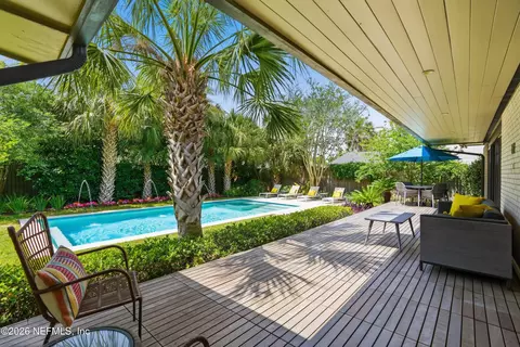 948 Old Grove Manor Mnr, Jacksonville, FL 32207