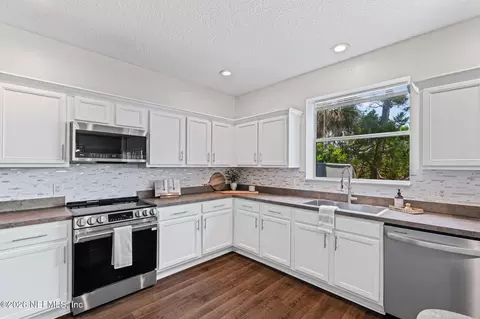 Kitchen - 3306 Lewis Speedway, Saint Augustine, FL 32084 photo 2 of 4