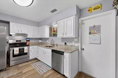 Kitchen - 257 Aquarius Concourse, Orange Park, FL 32073 photo 2 of 2