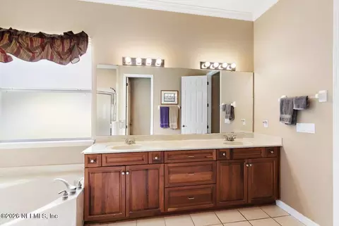 Bath - 1330 Castle Pines Cir, Saint Augustine, FL 32092 photo 1 of 2