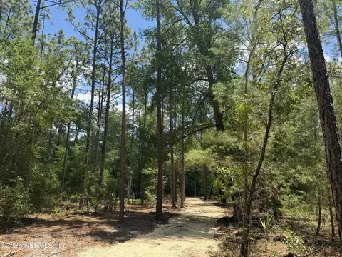 Nnn Leisure Place, Interlachen, FL 32148
