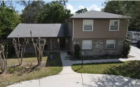 599 Gulfstream Cir S, Orange Park, FL 32073