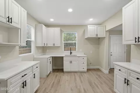 Kitchen - 115 W 16th St, Jacksonville, FL 32206 photo 2 of 2