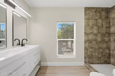 Bath - 115 W 16th St, Jacksonville, FL 32206 photo 2 of 4