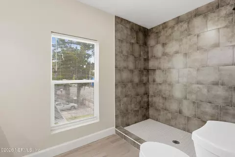 Bath - 115 W 16th St, Jacksonville, FL 32206 photo 3 of 4