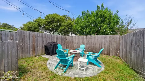 Exterior - 3904 Windjammer Ln, Saint Augustine, FL 32084 photo 6 of 8