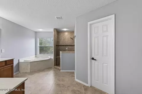 Bath - 821 Crystal Spring Way, Saint Augustine, FL 32092 photo 3 of 8