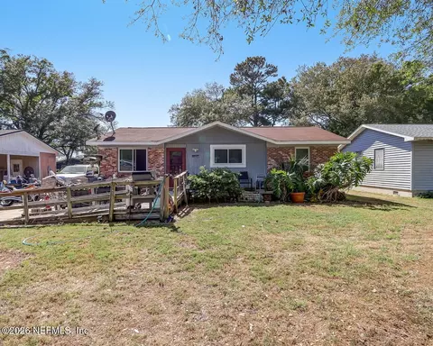 919 S 12th St, Fernandina Beach, FL 32034