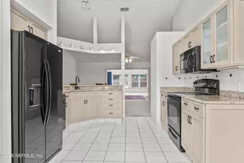 Kitchen - 548 Domenico Cir, Saint Augustine, FL 32086 photo 3 of 3