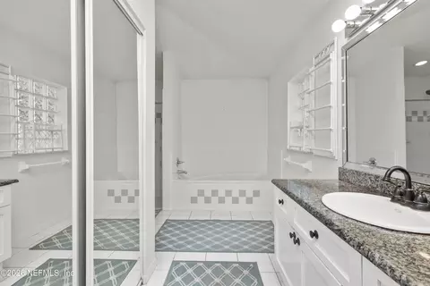 Bath - 548 Domenico Cir, Saint Augustine, FL 32086 photo 2 of 6