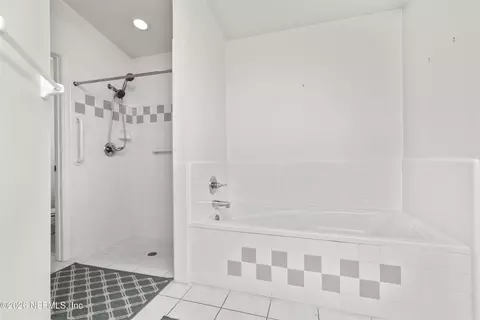 Bath - 548 Domenico Cir, Saint Augustine, FL 32086 photo 3 of 6