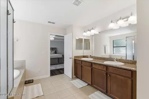 Bath - 788 Reflection Cove Rd E, Jacksonville, FL 32218 photo 3 of 4