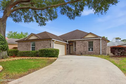 2192 The Woods Dr E, Jacksonville, FL 32246