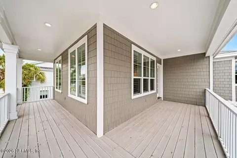 Exterior - 1271 E Coast Dr, Atlantic Beach, FL 32233 photo 4 of 9