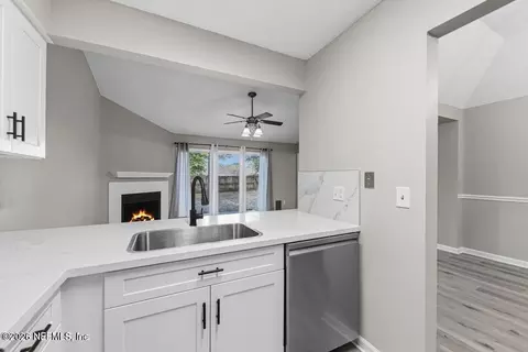 3552 Colony Cove Trl W, Jacksonville, FL 32277