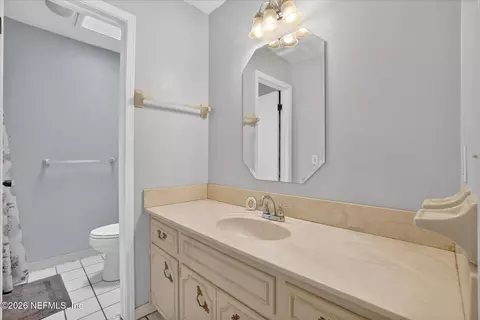 Bath - 564 Gulfstream Trl E, Orange Park, FL 32073 photo 2 of 2