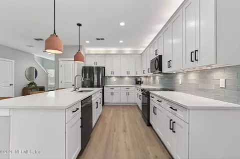 Kitchen - 502 Twenty-first St, Saint Augustine, FL 32084 photo 3 of 14