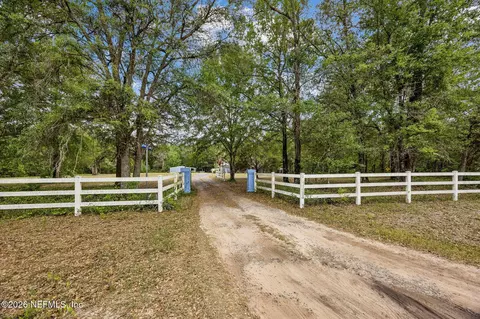 11286 J D Smith Trl, Glen Saint Mary, FL 32040