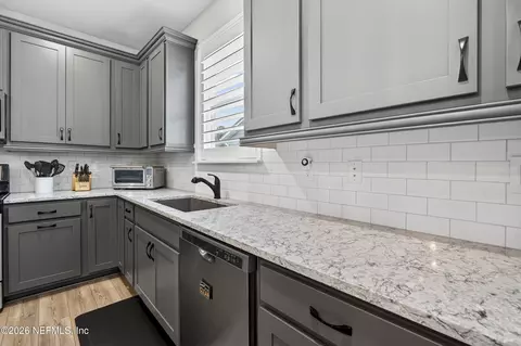 Kitchen - 179 Myrtle Oak Ct, Saint Augustine, FL 32092 photo 4 of 6