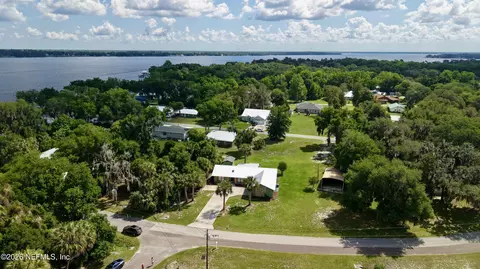 226 Port Comfort Dr, East Palatka, FL 32131