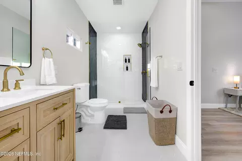 Bath - 158 Blanco St, Saint Augustine, FL 32084 photo 3 of 5