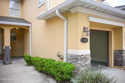 2391 White Sands Dr, Jacksonville, FL 32216
