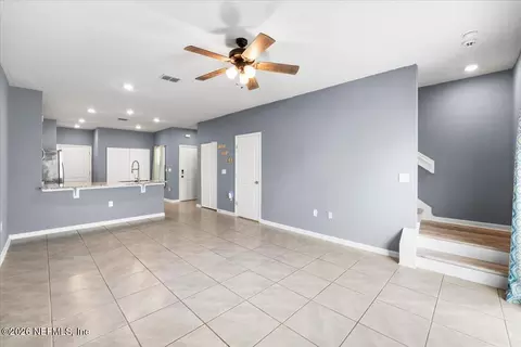 Living - 128 Pomona Way, Saint Augustine, FL 32095 photo 2 of 4