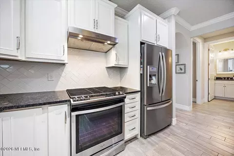 Kitchen - 86 Rock Spring Loop, Saint Augustine, FL 32095 photo 5 of 6