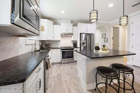 Kitchen - 86 Rock Spring Loop, Saint Augustine, FL 32095 photo 4 of 6