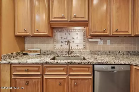 Kitchen - 3324 Harbor Dr, Saint Augustine, FL 32084 photo 10 of 11