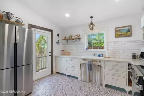 Kitchen - 16 Locust St, Saint Augustine, FL 32084 photo 2 of 8
