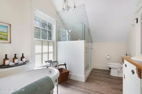 Bath - 16 Locust St, Saint Augustine, FL 32084 photo 2 of 5