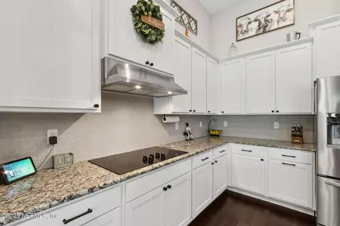 Kitchen - 36501 Shortleaf Ave, Hilliard, FL 32046 photo 2 of 3