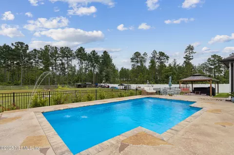 Exterior - 36501 Shortleaf Ave, Hilliard, FL 32046 photo 7 of 8
