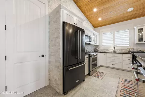 Kitchen - 14 Althea St, Saint Augustine, FL 32084 photo 4 of 11