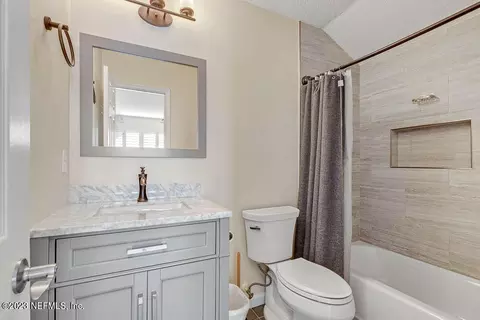 Bath - 813 W American Eagle Dr, Saint Augustine, FL 32092 photo 5 of 5