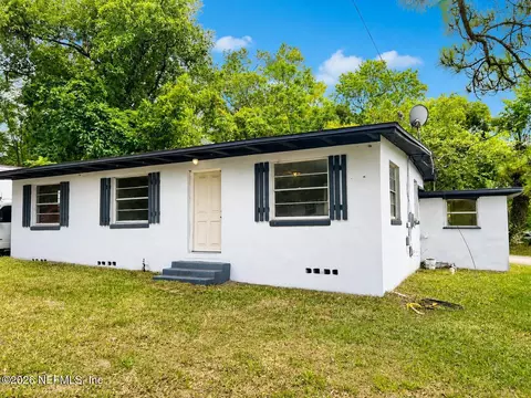 282 Pecan St, Jacksonville, FL 32211