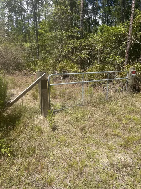 240 Lakeway Dr, Georgetown, FL 32139